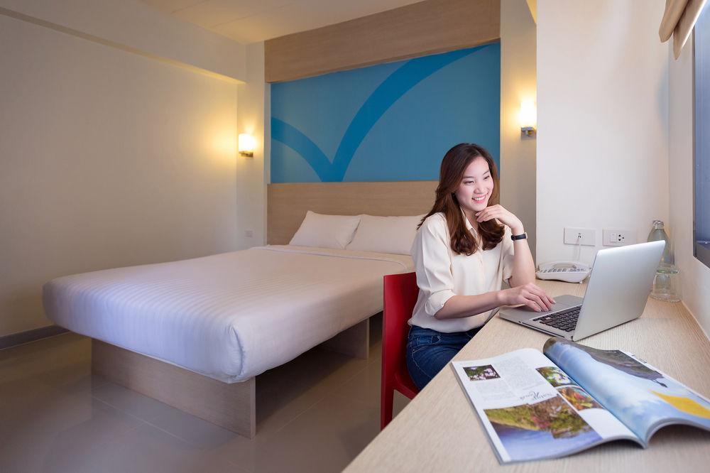 Hop Inn Mukdahan Extérieur photo