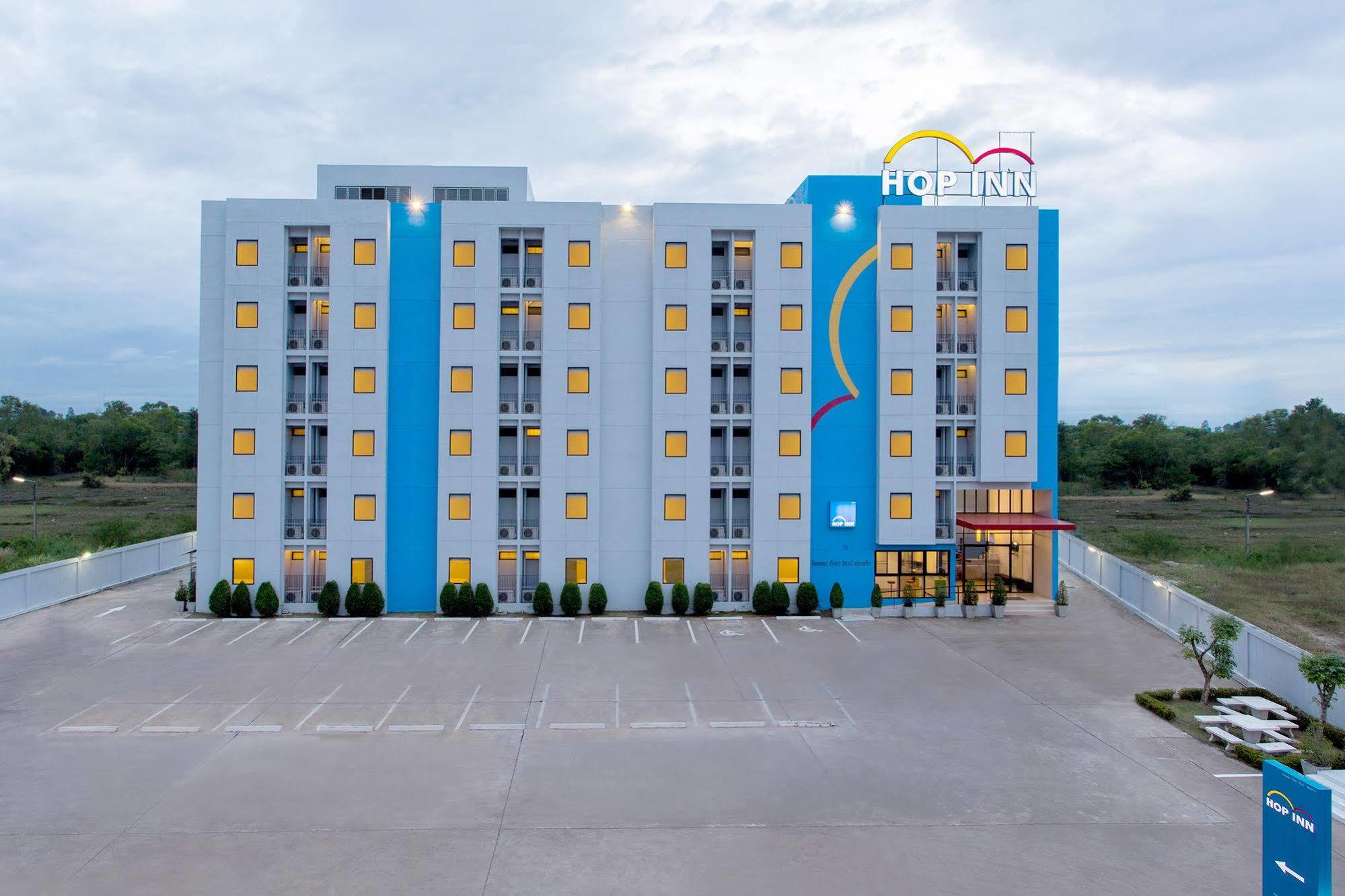 Hop Inn Mukdahan Extérieur photo